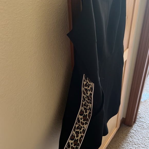 Black and leopard detail romper- with pockets! - Picture 2 of 4